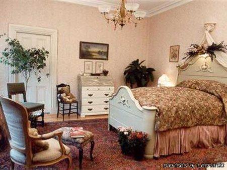 Pillsbury House Bed & Breakfast Woonsocket Δωμάτιο φωτογραφία